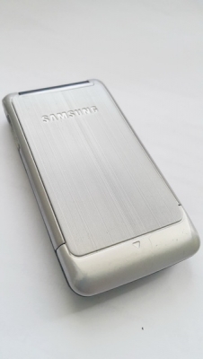 ขายเครื่องโทรศัพท์ มือถือฝาพับ Samsung S3600 สีเงิน
