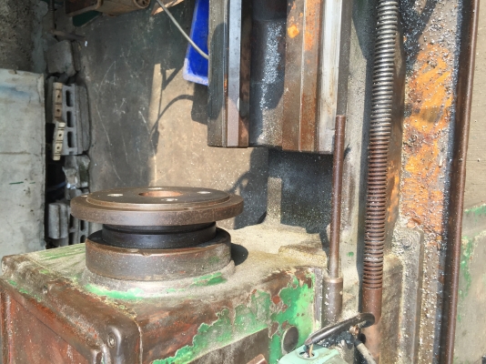 ขายเครื่องกลึง5ฟุตไฟบ้านเกียร์บ็อกราคาถูกๆครับเพลาเดียว