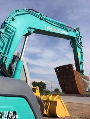 ขายรถแบคโฮ KOBELCO SK60SR คอลโทรลสั้น มีลายหัวกระแทก รถนอกนำเข้าเองจากญี่ปุ่น สภาพสวยพร้อมใช้ มีVDOครับ