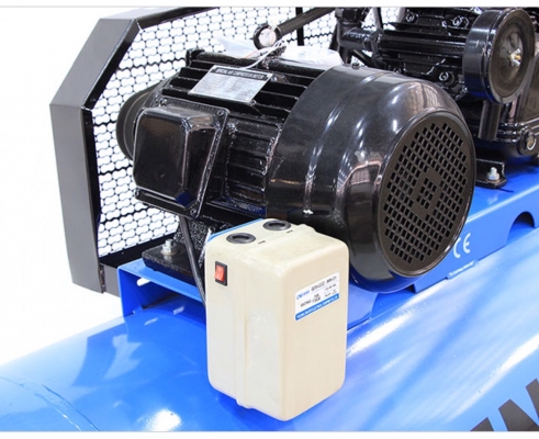 ขายปั้มลมใหม่ 3 สูบ มอร์เตอร์ 10 แรง ไฟ 380V ขนาดถังลม 300 ลิตร ราคา 22000 บาท