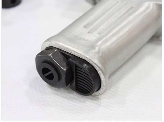 ขายบล็อคลมใหม่ ขนาด 1/2 นิ้ว มีลูกบล็อค พร้อมกล่องพลาสติกให้ด้วย ราคา 2200 บาท