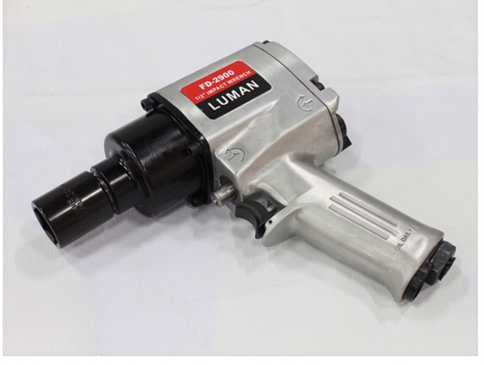 ขายบล็อคลมใหม่ ขนาด 1/2 นิ้ว มีลูกบล็อค พร้อมกล่องพลาสติกให้ด้วย ราคา 2200 บาท