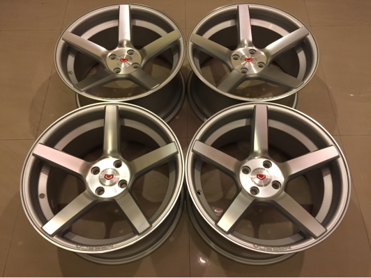 ล้อใหม่ Vossen ลาย5ก้าน ขอบ17 ราคาไม่แพง