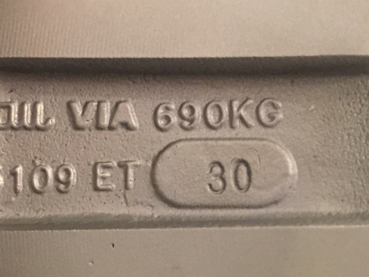 ล้อใหม่ Vossen ลาย5ก้าน ขอบ17 ราคาไม่แพง