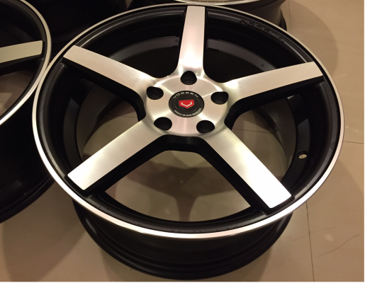 ล้อใหม่ Vossen ขอบ17 ก้านเงินร่องดำ ราคาเร้าใจ ล้อใหม่ Vossen ขอบ17 ก้านเงินร่องดำ ราคาเร้าใจ