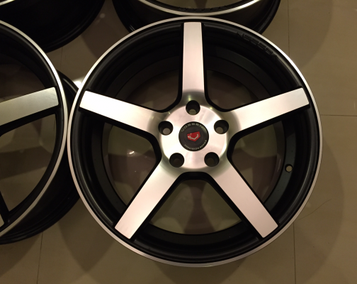 ล้อใหม่ Vossen ขอบ17 ก้านเงินร่องดำ ราคาเร้าใจ ล้อใหม่ Vossen ขอบ17 ก้านเงินร่องดำ ราคาเร้าใจ