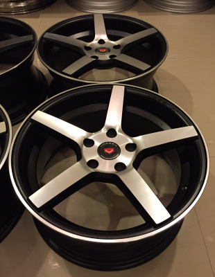 ล้อใหม่ Vossen ขอบ17 ก้านเงินร่องดำ ราคาเร้าใจ ล้อใหม่ Vossen ขอบ17 ก้านเงินร่องดำ ราคาเร้าใจ