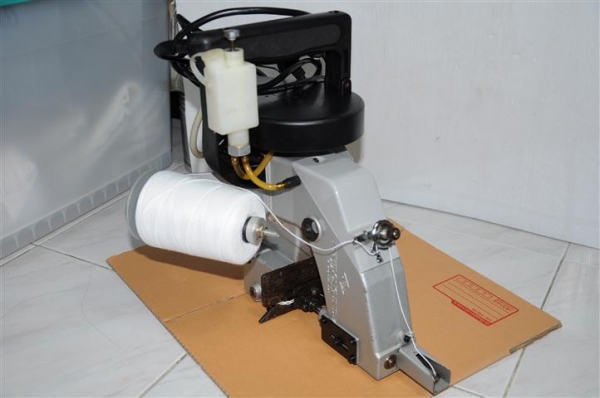 เครื่องเย็บกระสอบแบบมือถือ ของญี่ปุ่นแท้ๆ ยี่ห้อ NEWLONG รุ่น NP-7A MADE IN JAPAN