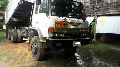 ขายรถ 10ล้อ 227 ท้ายเดิมมีระบบลากลูก เครื่องเดิม ขายรถ 10ล้อ 227 ท้ายเดิมมีระบบลากลูก เครื่องเดิม