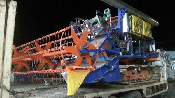 ขายรถเกี่ยวข้าวอู่ประกอบ เครื่อง195 ปั้ม DAIKIN