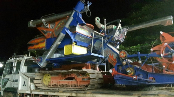 ขายรถเกี่ยวข้าวอู่ประกอบ เครื่อง195 ปั้ม DAIKIN