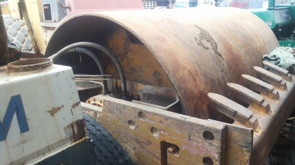 ขายรถบด 10 ตัน 2 เพลา 2 เปลือก STA VV 900 เครื่องขมิ้น 6 สูบ เอกสารอินวิย รถสะภาพดี พร้อมใช้ ราคา.680000 สนใจรีบจองด่วน