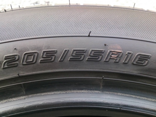 ขายยาง DUNLOP 205/55R16 ยางปี14 ดอกยางหนาเต็มสดสวยๆ จำนวน 1 ชุด
