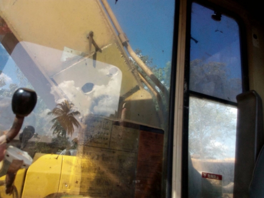 KOMATSU PC200-5 สภาพดีไฟฟ้าช่วงล่างเต็ม เล่มทะเบียน 530,000บ. สนใจติดต่อ 0835601591 หรือ 0903494058