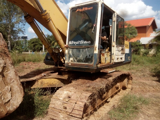 KOMATSU PC200-5 สภาพดีไฟฟ้าช่วงล่างเต็ม เล่มทะเบียน 530,000บ. สนใจติดต่อ 0835601591 หรือ 0903494058