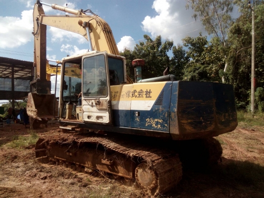KOMATSU PC200-5 สภาพดีไฟฟ้าช่วงล่างเต็ม เล่มทะเบียน 530,000บ. สนใจติดต่อ 0835601591 หรือ 0903494058