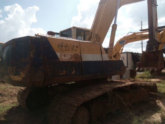 KOMATSU PC200-5 สภาพดีไฟฟ้าช่วงล่างเต็ม เล่มทะเบียน 530,000บ. สนใจติดต่อ 0835601591 หรือ 0903494058