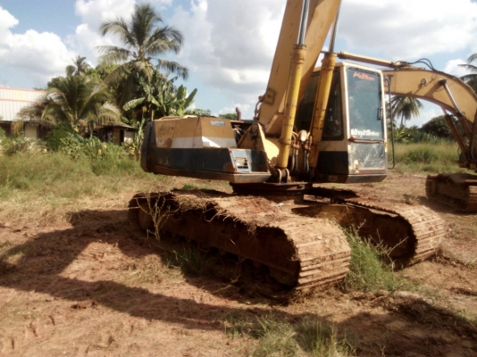 KOMATSU PC200-5 สภาพดีไฟฟ้าช่วงล่างเต็ม เล่มทะเบียน 530,000บ. สนใจติดต่อ 0835601591 หรือ 0903494058