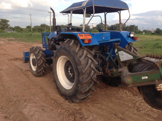 ขายรถไถ 2 เพลา Ford new holland 6610 มีภาพวีดีโอ ราคา685,000 บาท สภาพสวยพร้อมใช้ ผานดันหน้า และผาน 7 ราคา655,000 บาท โทร 081-9972972 089-8451778