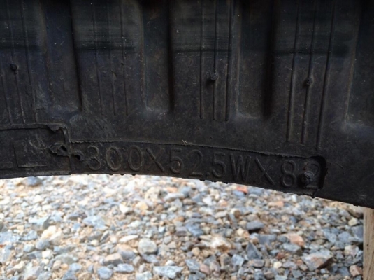 แทรคยาง KUBOTA 30 300X52.5X84 นำเข้าจากญี่ปุ่น ติดต่อ 087-9118593/085-0843200