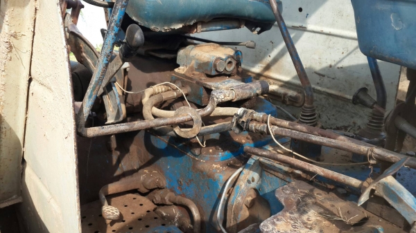 ขายรถไถฟอร์ด 6610  2 เพลา  พร้อมใบมีด