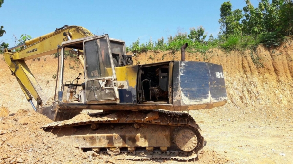 ขาย Komatsu Pc200-5ซี่เรียล6xxxสภาพสวยพร้อมใช้ ต่อคุณอ๊อฟพิจิตร086-737-9991 ขาย Komatsu Pc200-5ซี่เรียล6xxxสภาพสวยพร้อมใช้ ต่อคุณอ๊อฟพิจิตร086-737-9991