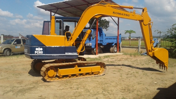 ขายด่วนแบ๊คโฮ