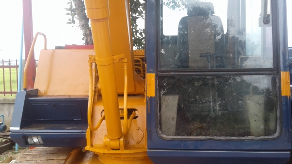 ขายด่วนแบ๊คโฮ