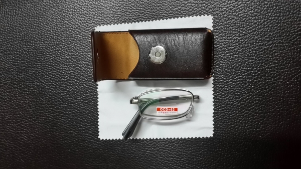 แว่นพับ แว่นสายตายาว แว่นอ่านหนังสือแบบพับได้ สวยๆใสๆ