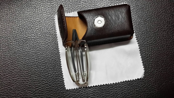 แว่นพับ แว่นสายตายาว แว่นอ่านหนังสือแบบพับได้ สวยๆใสๆ