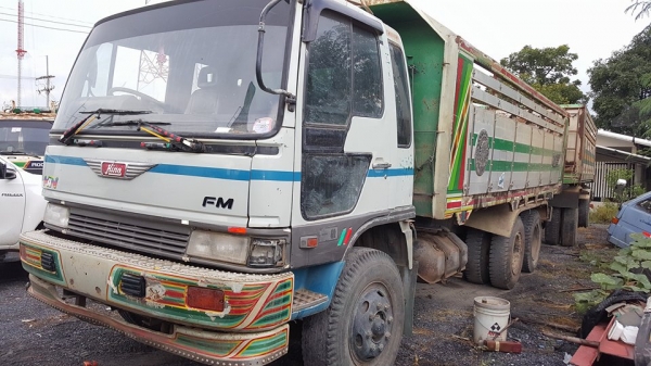 **825,000 บ.ต่อรอง/// 10ล้อ2เพลาดั้ม HINO FM3M-240HP สิงห์ไฮเทค เครื่อง+เกียร์ เดิม ช่วงล่างเดิม คัสซีสวย หัวดี ภายในดี ครบ พาเวอร์/ทริฟฟี่/แอร์/สโลว/ระบบลาก กระบะดั้มเนียม ซุ่นชัย ยาง10เส้น สภาพ65\% ตามสภาพ เล่มฯ ครบ **ขาย HINO FM3M-240HP 10ล้อ2เพลาดั้มเน