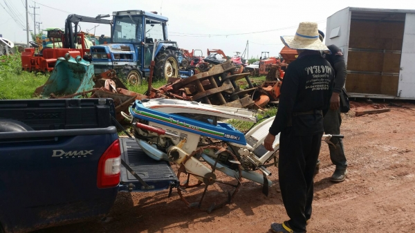 ี่ที่นี่ที่เดียวครับ tractor-backhoe จัดส่งรถดำนา 2 แถวไปขอนแก่นครับ ถูกมากๆ พร้อมใช้งาน สั่งได้ครับ