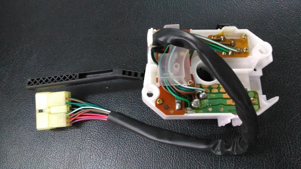 สวิทย์ยกเลี้ยว อีซูซุมังกรทองTFR 900บาทอยู่ดอนเมือง TEL0890671028 IDline0890671028