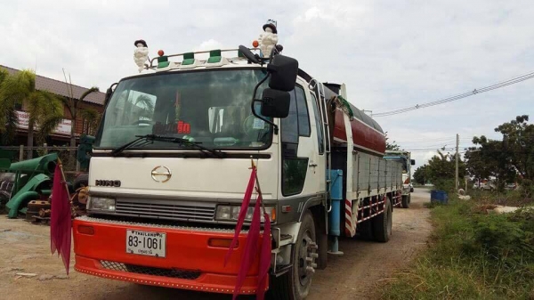 ใบนี้ขายแล้วครับ!!! ถังน้ำมันมือสอง มีหลายใบครับ สภาพดี มาดูได้ที่ร้านเลยครับ อยากได้ของดีสภาพสวย แวะมาร้านวินิตรเลยครับ ใบนี้ขายแล้วครับ!!! ถังน้ำมันมือสอง มีหลายใบครับ สภาพดี มาดูได้ที่ร้านเลยครับ อยากได้ของดีสภาพสวย แวะมาร้านวินิตรเลยครับ