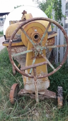 นานๆจะมาทีครับ โม่ผสมปูนคอนกรีต สภาพสวยๆ พร้อมใช้งานต่อยาวๆ ราคา 15,500 เท่านั้นครับ โทรมาจัดไปด่วนๆ นานๆจะมาทีครับ โม่ผสมปูนคอนกรีต สภาพสวยๆ พร้อมใช้งานต่อยาวๆ ราคา 15,500 เท่านั้นครับ โทรมาจัดไปด่วนๆ