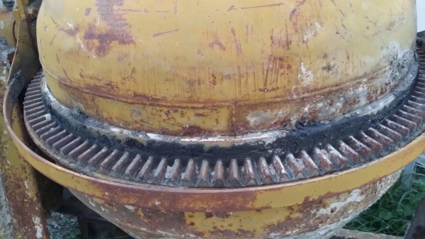 นานๆจะมาทีครับ โม่ผสมปูนคอนกรีต สภาพสวยๆ พร้อมใช้งานต่อยาวๆ ราคา 15,500 เท่านั้นครับ โทรมาจัดไปด่วนๆ นานๆจะมาทีครับ โม่ผสมปูนคอนกรีต สภาพสวยๆ พร้อมใช้งานต่อยาวๆ ราคา 15,500 เท่านั้นครับ โทรมาจัดไปด่วนๆ