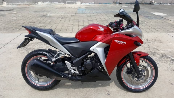 HONDA CBR250R ทะเบียนกรุงเทพ สภาพดี ราคาถูกสุดในเวป