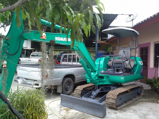 ขายรถ KOMATSU. PC 30-7  สภาพสวยพร้อมใช้งาน เครื่องดี ปั้มแรงทำงานไว ช่วงล่างแน่น เจ้าของขายเองค่ะราคาถูกมากแทรคข้อเต็ม