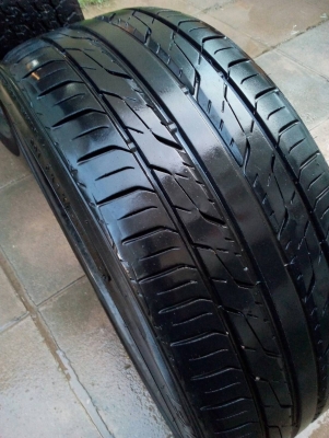 225/35R20 TOYO EXTENZA ปี14 สวยมาก ไม่มีปะ มี 1 เส้น โทร.081-427-3941 225/35R20 TOYO EXTENZA ปี14 สวยมาก ไม่มีปะ มี 1 เส้น โทร.081-427-3941