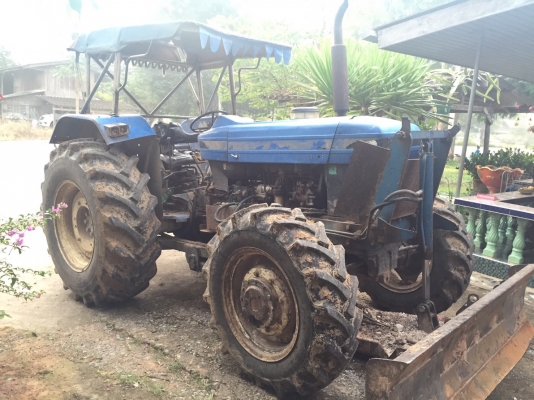 ขายรถไถ2เพลา NEWHOLLAND AT6610 เครื่อง 90แรงม้าปี48 สวยเดิม สนใจโทร 081-970-1072