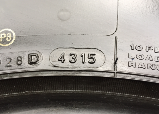 ยาง Mud Deestone 265 70 17 ปลายปี15 ดอกเต็ม ไม่มีปะ ราคาไม่แพง