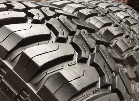 ยาง Mud Deestone 265 70 17 ปลายปี15 ดอกเต็ม ไม่มีปะ ราคาไม่แพง