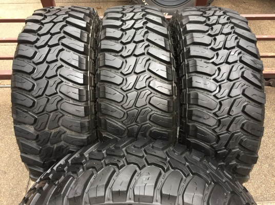 ยาง Mud Deestone 265 70 17 ปลายปี15 ดอกเต็ม ไม่มีปะ ราคาไม่แพง