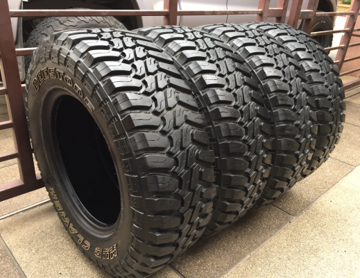 ยาง Mud Deestone 265 70 17 ปลายปี15 ดอกเต็ม ไม่มีปะ ราคาไม่แพง