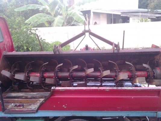 โรตารีโชดชัย2เมตรแบบเฟื่องไม่ใช้โซ่สภาพดีพร้อมใช้ใบเต็มลูกปืนแน่นน้าใช้คับ