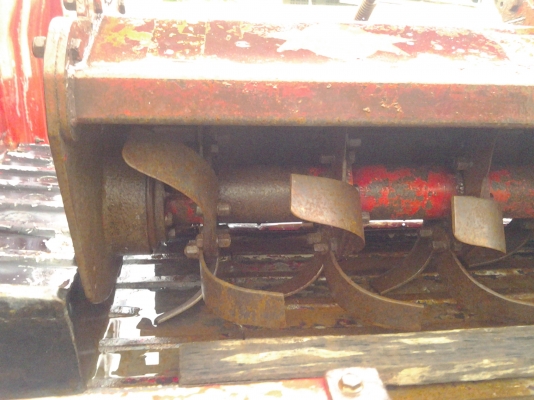 โรตารีโชดชัย2เมตรแบบเฟื่องไม่ใช้โซ่สภาพดีพร้อมใช้ใบเต็มลูกปืนแน่นน้าใช้คับ