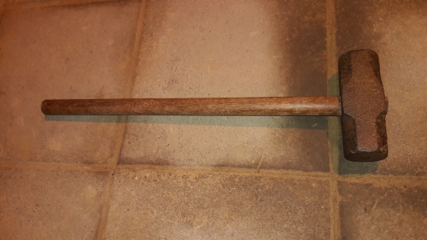 ขายค้อนปอนขนาดใหญ่งานเก่าเหล็กดีหนักประมาณ 4-5กิโล