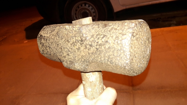 ขายค้อนปอนขนาดใหญ่งานเก่าเหล็กดีหนักประมาณ 4-5กิโล