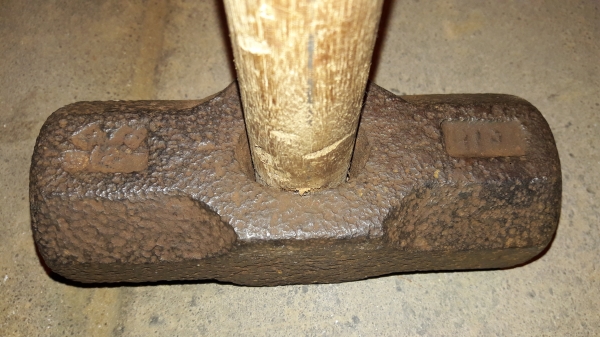 ขายค้อนปอนขนาดใหญ่งานเก่าเหล็กดีหนักประมาณ 4-5กิโล