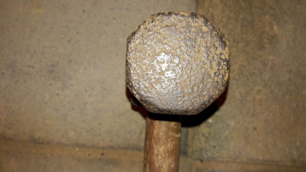 ขายค้อนปอนขนาดใหญ่งานเก่าเหล็กดีหนักประมาณ 4-5กิโล